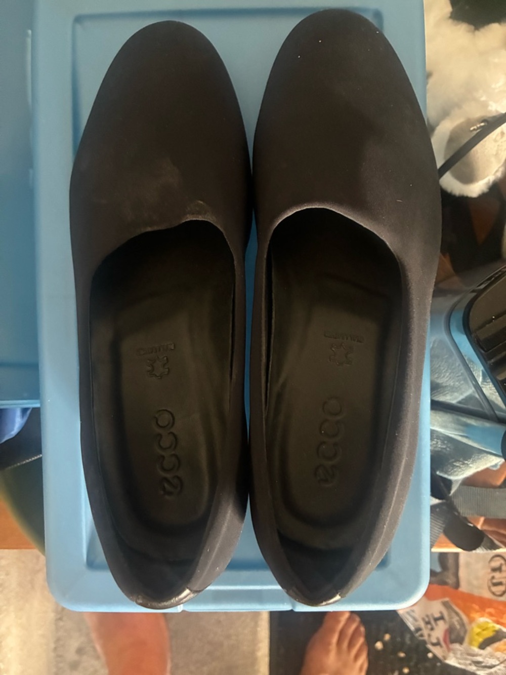 Ecco Black Rounded-Toe Slip-On Flats